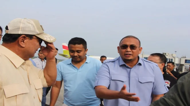 Prabowo Subianto Mendarat di Sumbar Menuju Posko Evakuasi Korban Erupsi